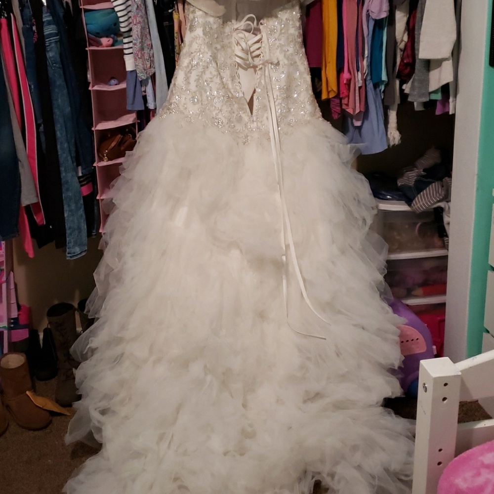 Wedding gown